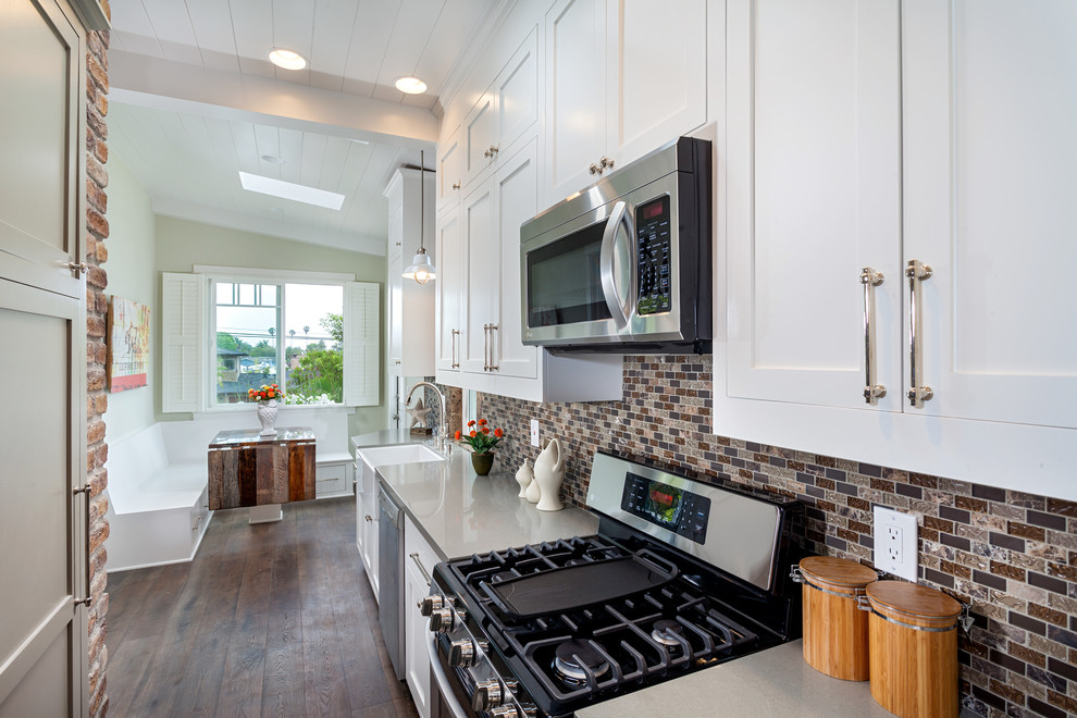 Trendy kitchen photo in San Diego