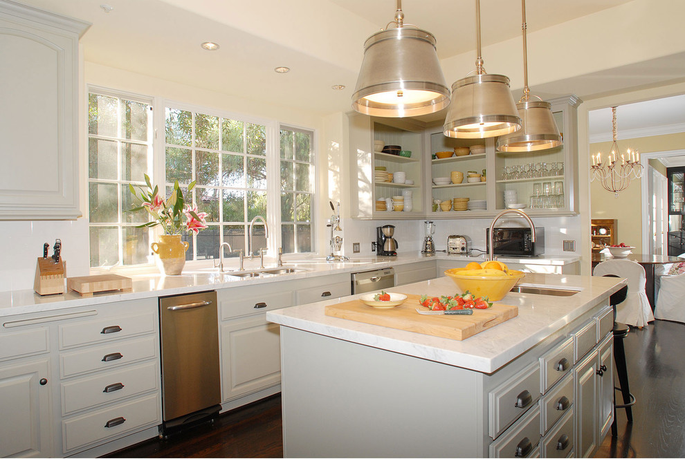Inspiration for a timeless kitchen remodel in Los Angeles