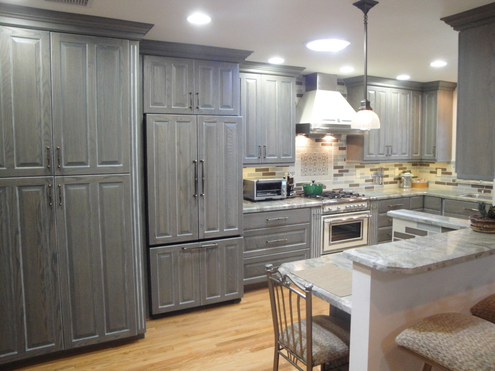 Example of a cottage kitchen design in Orange County
