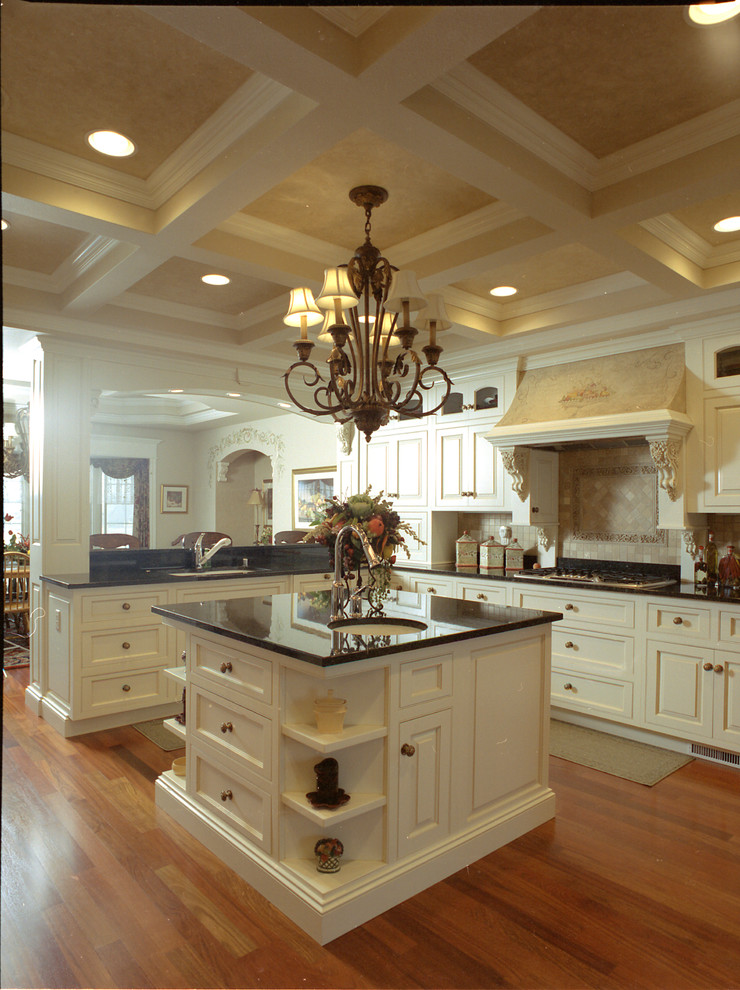 English Country Style Kitchen, Painted Glazed Cabinets - Traditional