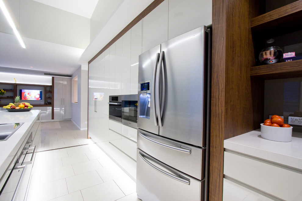 Trendy kitchen photo in Gold Coast - Tweed