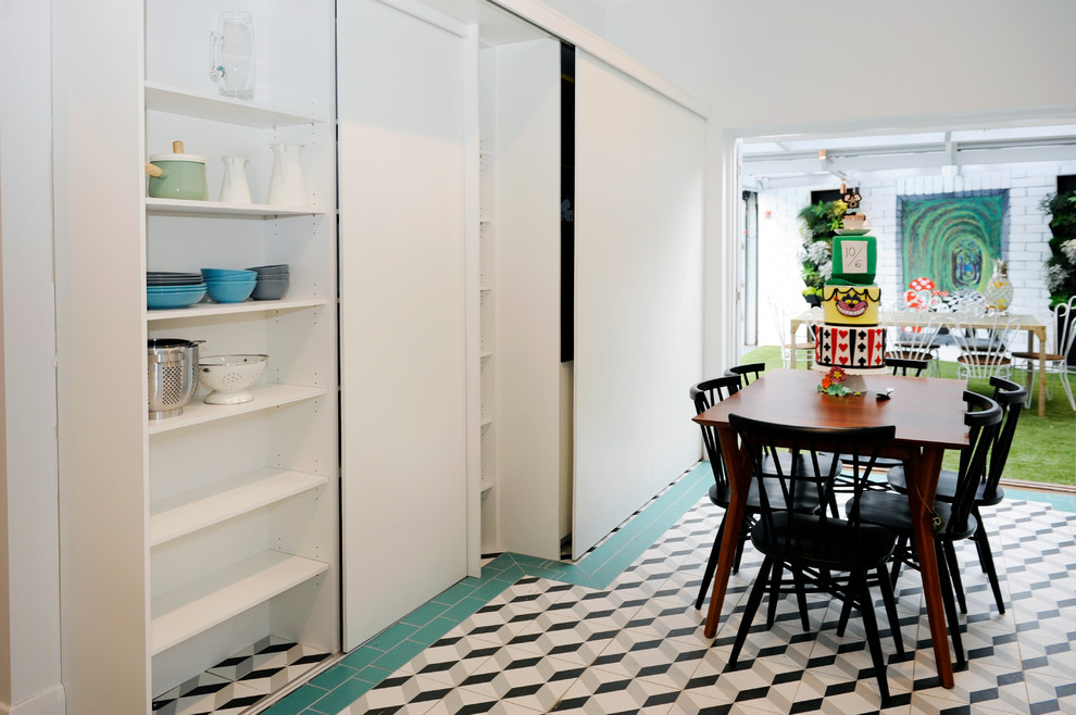 Kitchen - transitional kitchen idea in Melbourne