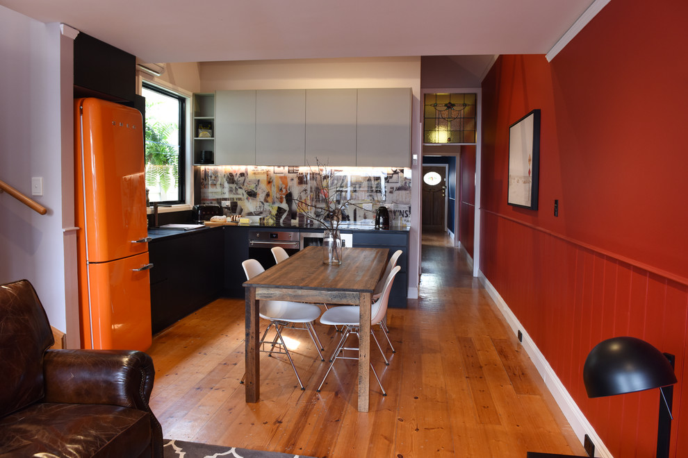 Example of an eclectic kitchen design in Melbourne