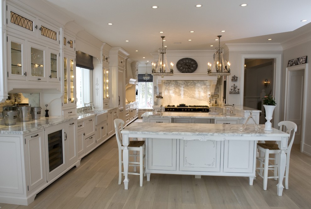 Esplanade Traditional Kitchen Toronto by Top Notch Inc