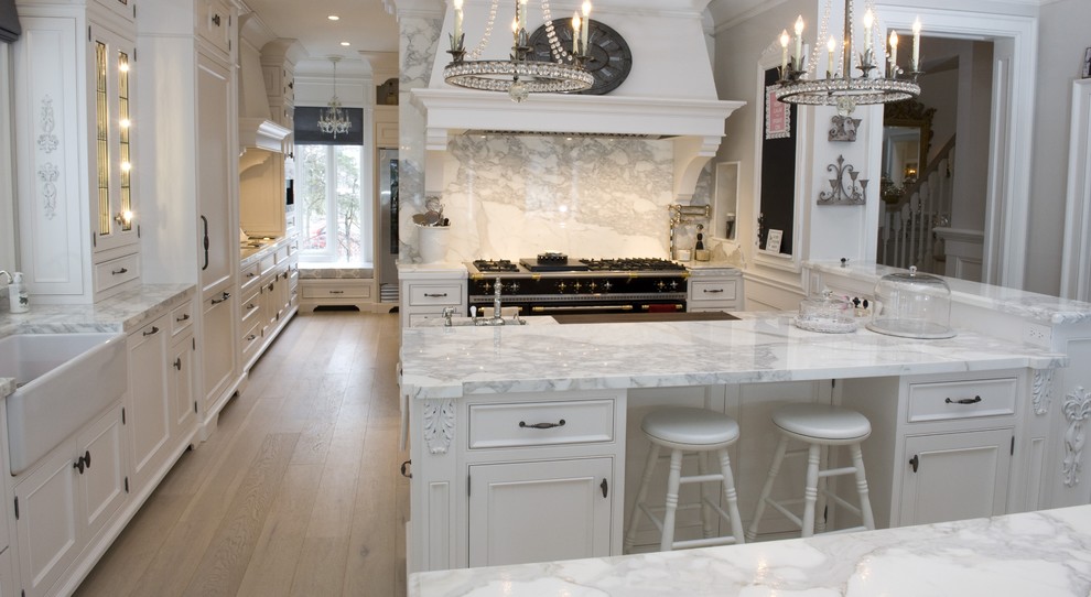 Esplanade Traditional Kitchen Toronto by Top Notch Inc