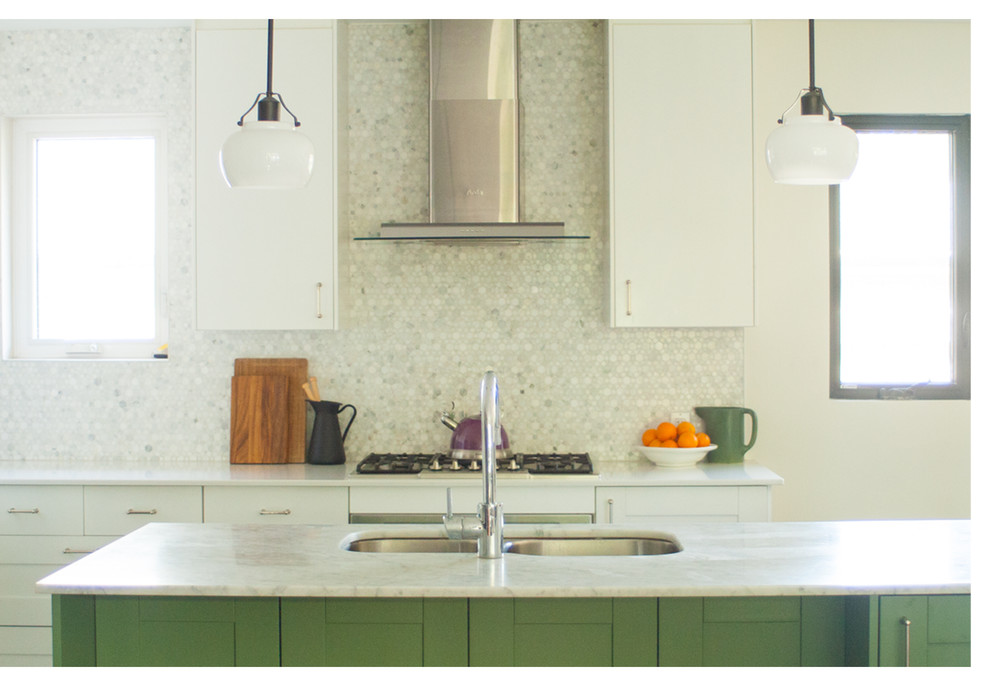 Etobicoke bungalow kitchen renovation Contemporary Kitchen