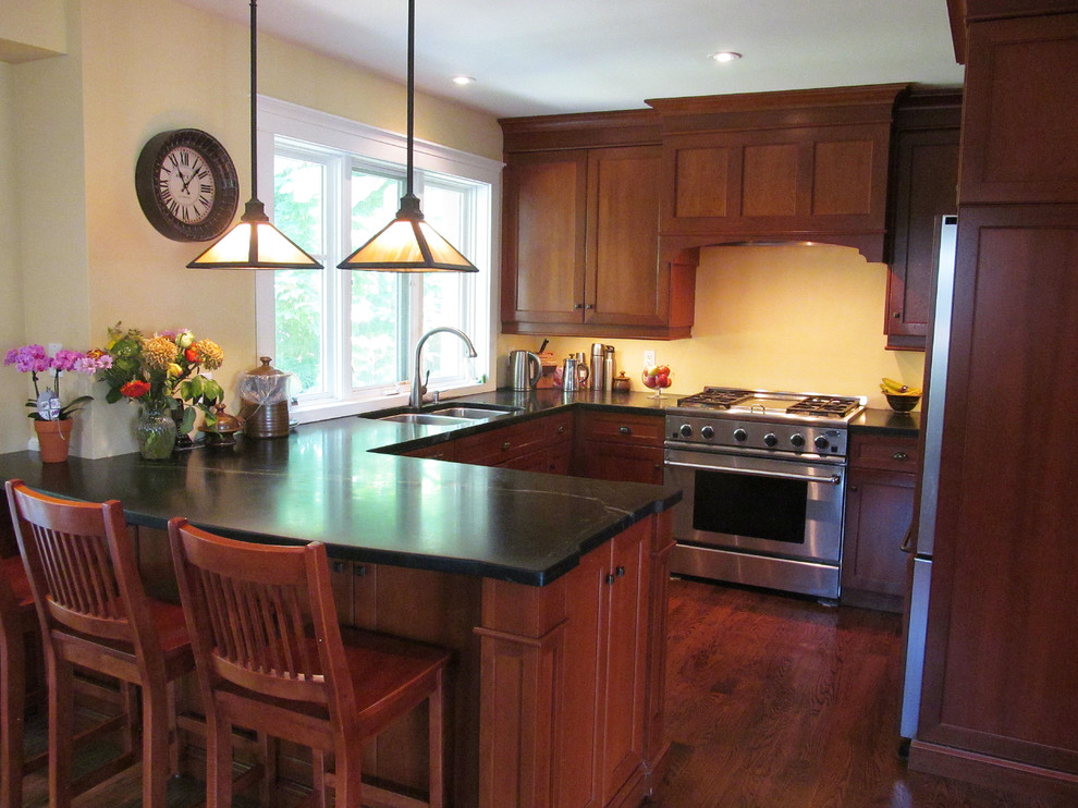 Etobicoke Facelift - Craftsman - Kitchen - Toronto - by Architrave