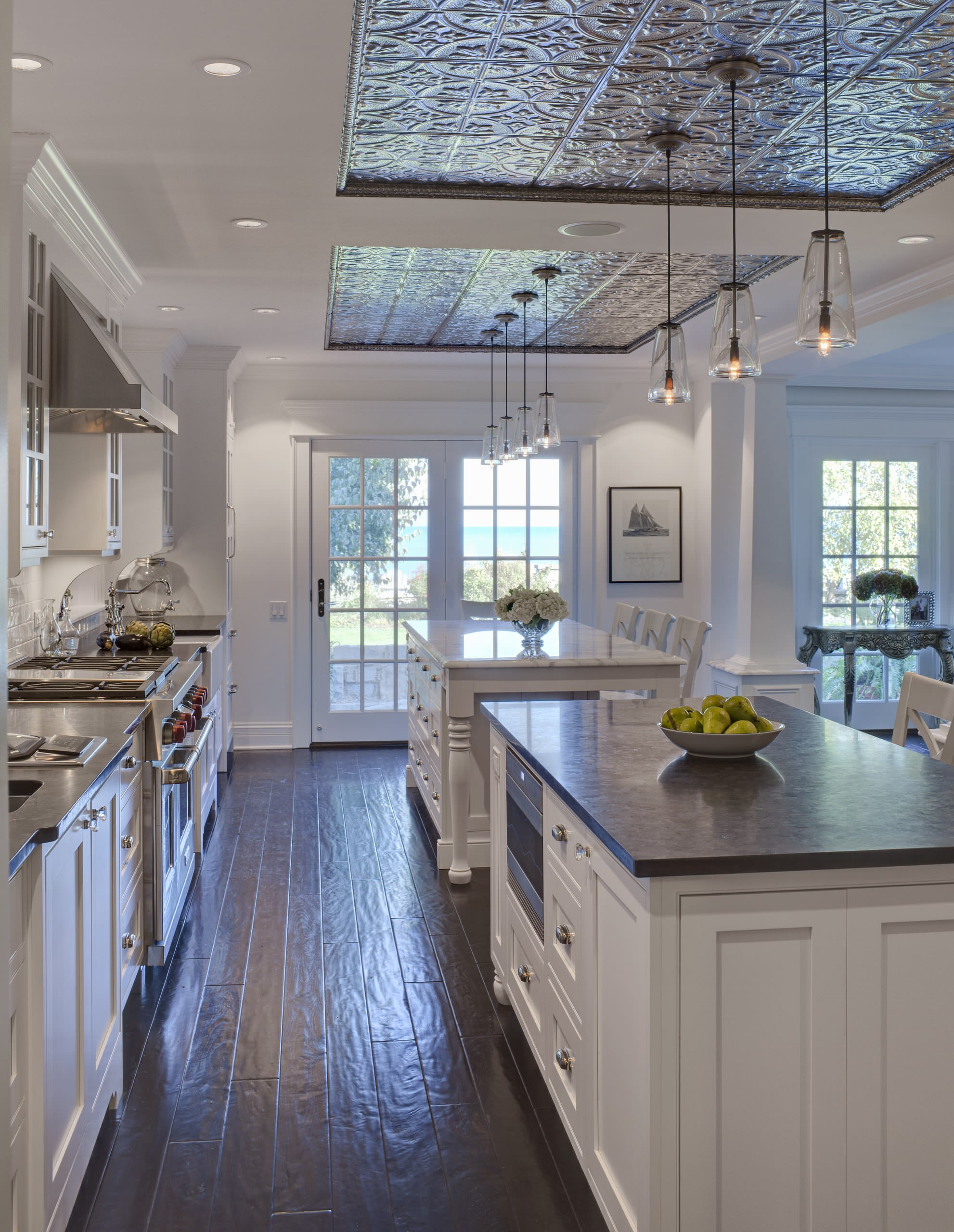 75 Kitchen With White Cabinets And Black Countertops Ideas You'Ll Love -  May, 2023 | Houzz