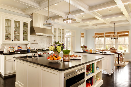 Traditional kitchen featuring matte kitchen countertops 