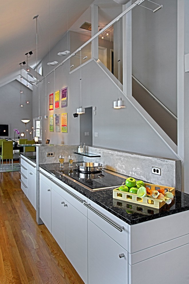 Trendy kitchen photo in Richmond