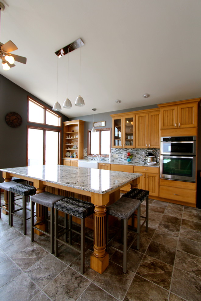 This is an example of a classic kitchen in Omaha.