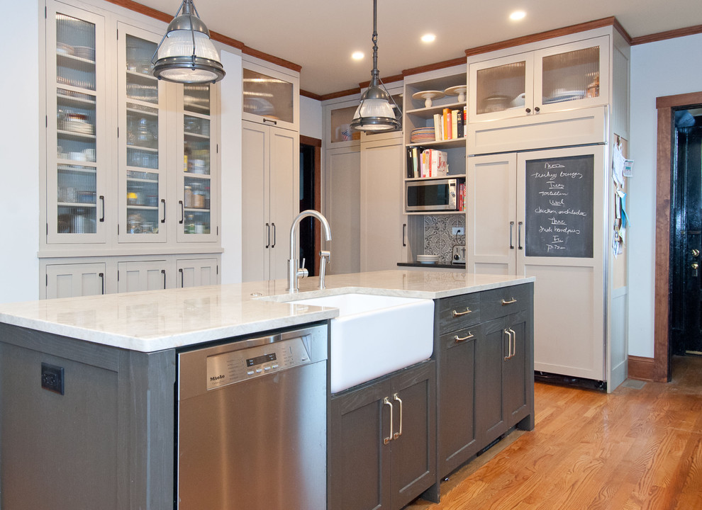 Example of a classic kitchen design in Chicago