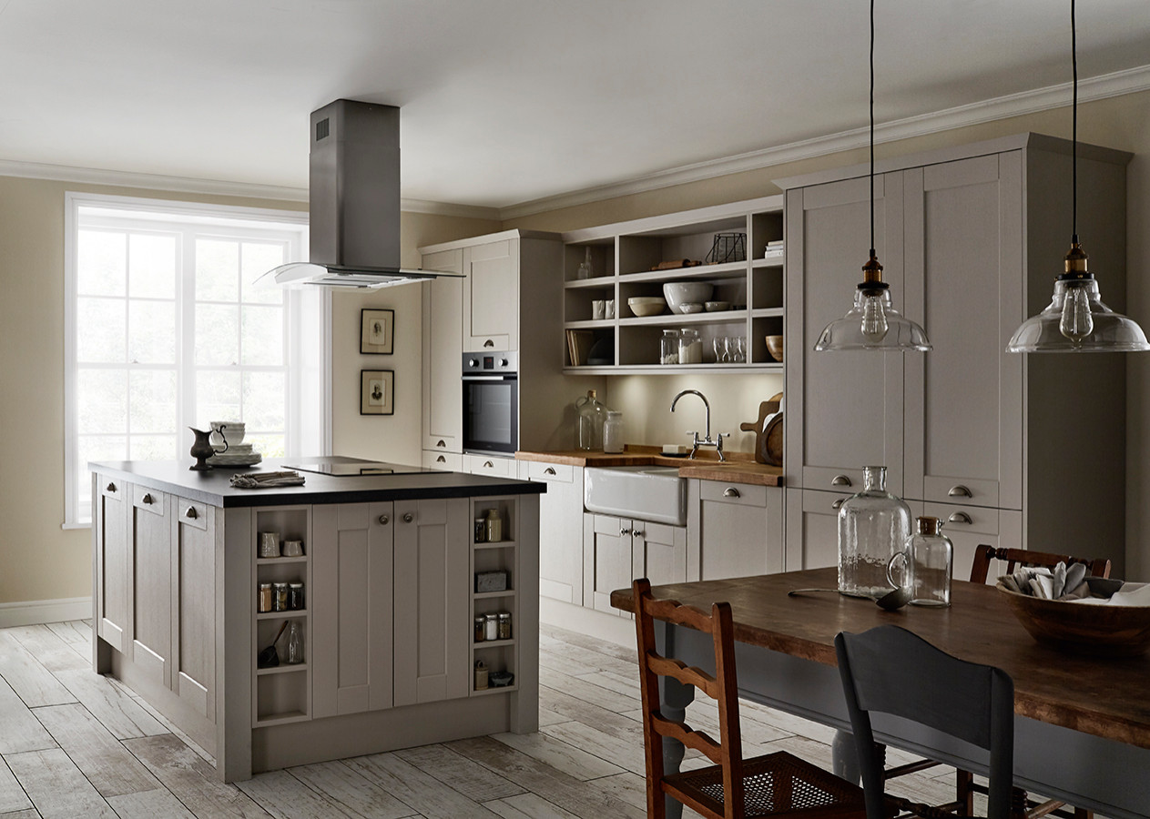 Fairford Cashmere Shaker Style Kitchen Traditional Kitchen Other By Howdens Houzz