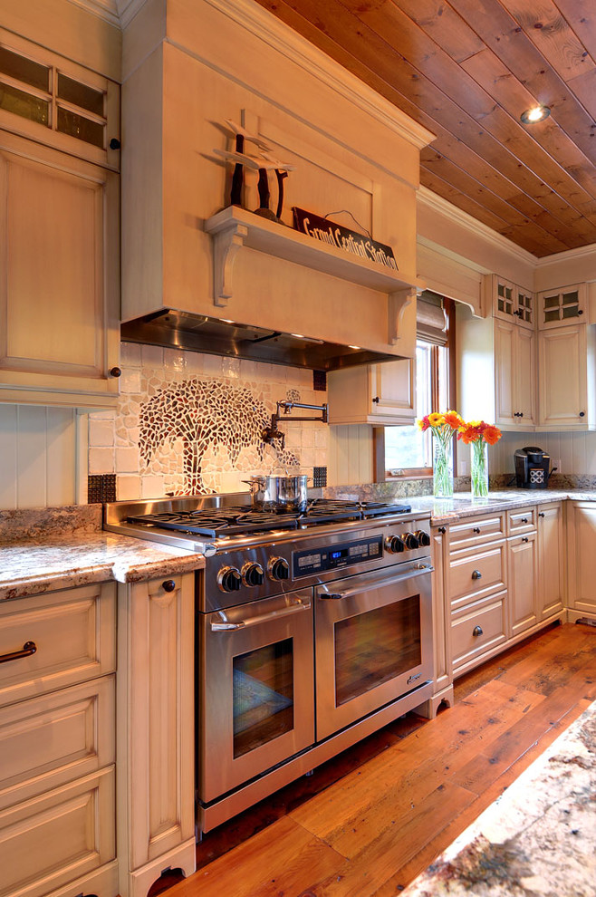 Photo of a rustic kitchen in Toronto.