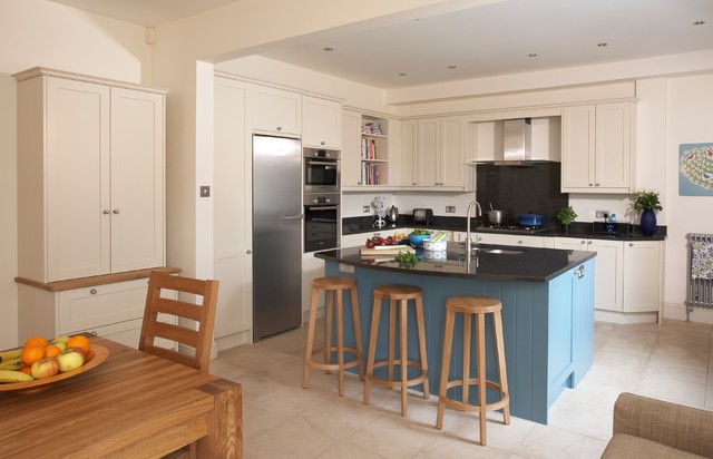 Family Kitchen Klassisch Küche Sonstige Von Bath Kitchen Company Houzz