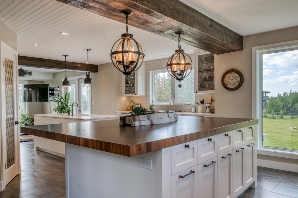 Design ideas for a rural kitchen in Calgary.
