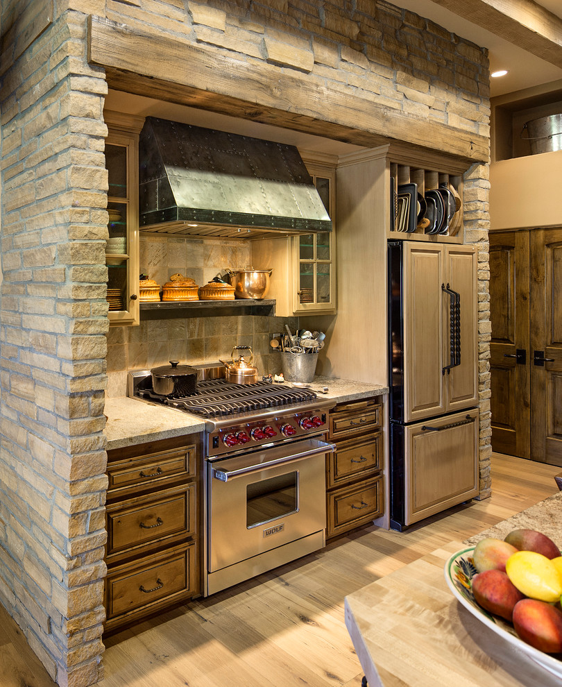 This is an example of a kitchen in Santa Barbara.