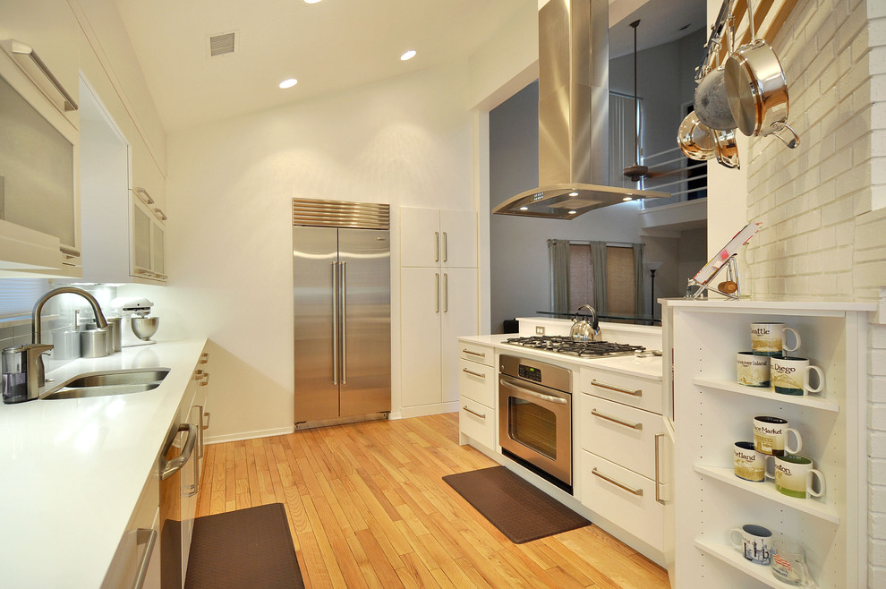 Trendy kitchen photo in Dallas