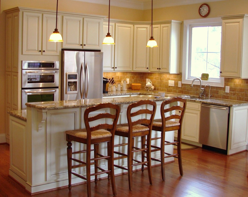 Elegant kitchen photo in Raleigh