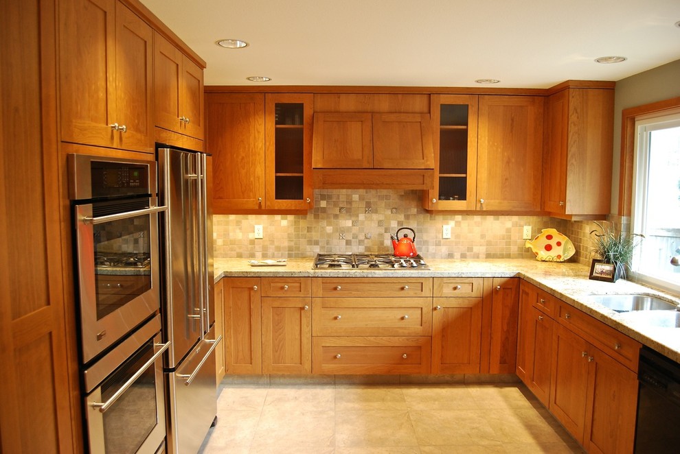 Elegant kitchen photo in Seattle