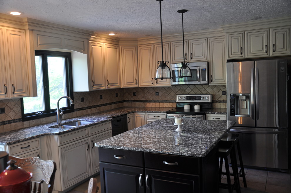 Inspiration for a timeless kitchen remodel in Columbus