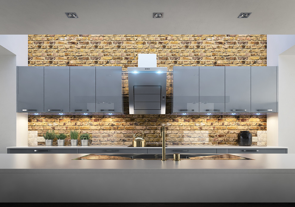 Свежая идея для дизайна: отдельная, п-образная кухня в стиле лофт с врезной мойкой, плоскими фасадами, серыми фасадами, островом и шторами на окнах - отличное фото интерьера