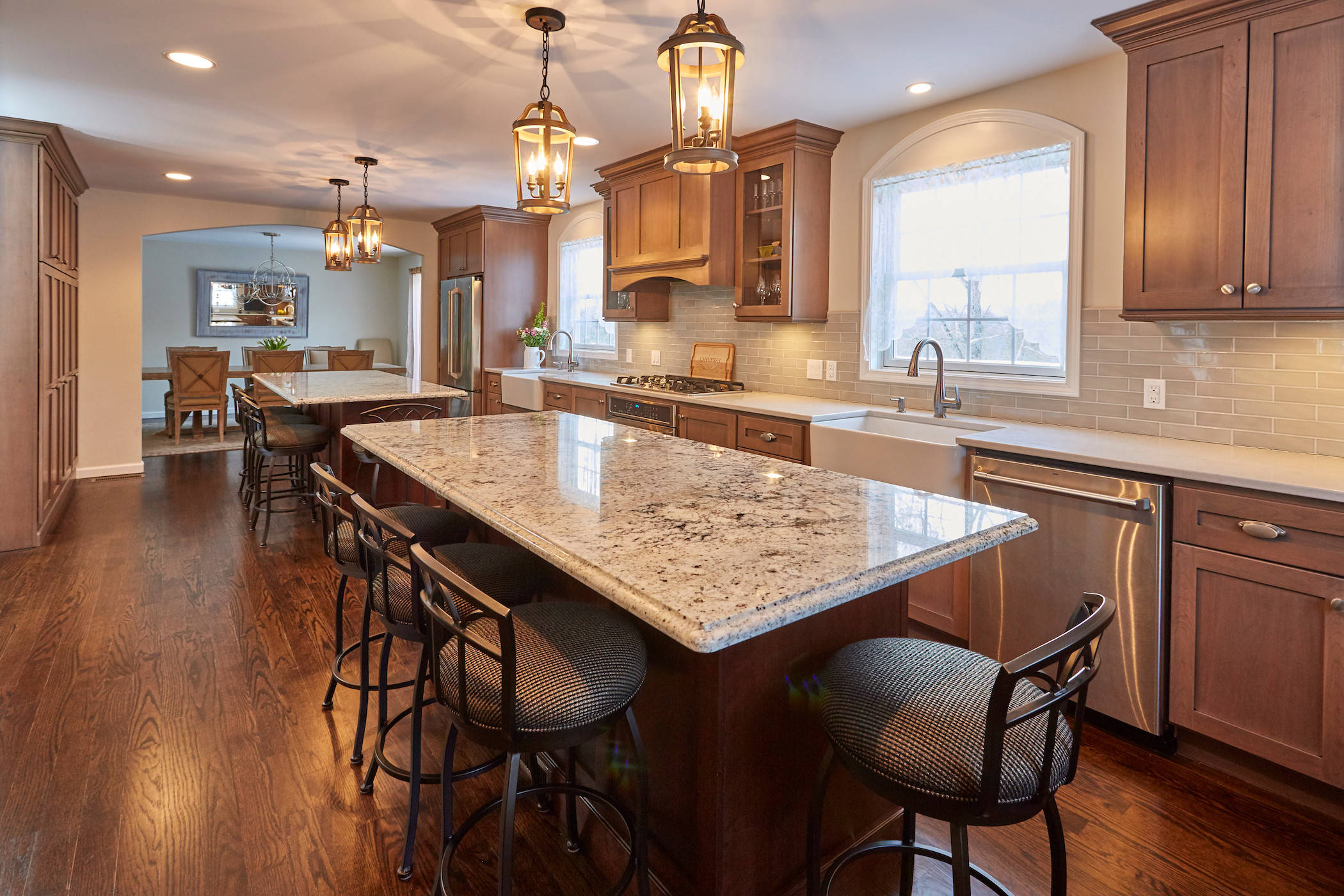 rock kitchen brown cabinets        <h3 class=