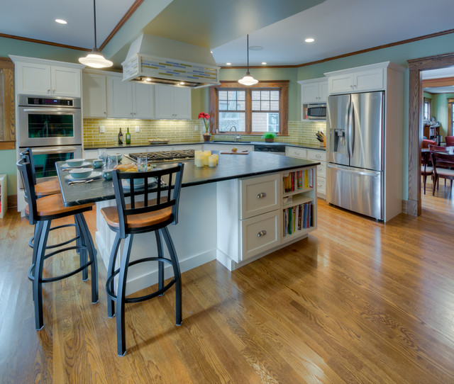 First Floor Remodel Granger Clásico renovado Cocina Detroit de