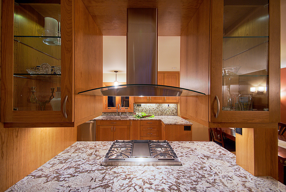 Example of a large trendy u-shaped light wood floor eat-in kitchen design in Denver with a single-bowl sink, recessed-panel cabinets, light wood cabinets, granite countertops, multicolored backsplash, mosaic tile backsplash, stainless steel appliances and no island