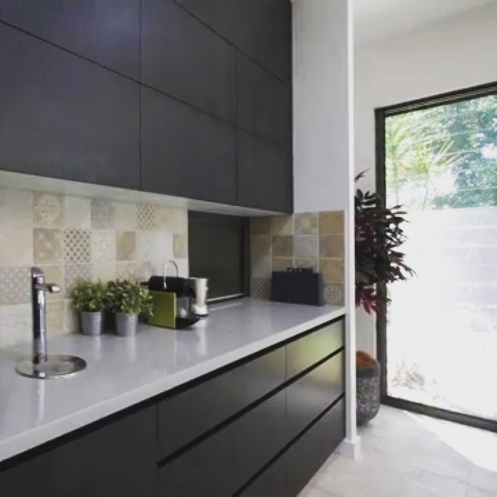 Flack Renovation Brisbane Modern Kitchen Brisbane by Kitchen