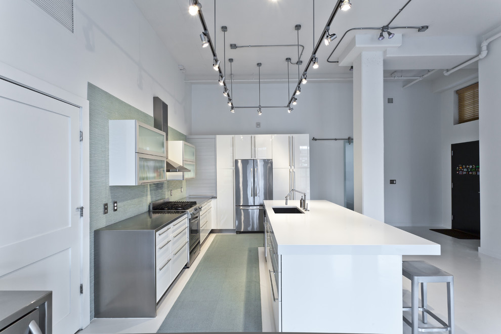 Kitchen - modern kitchen idea in Baltimore