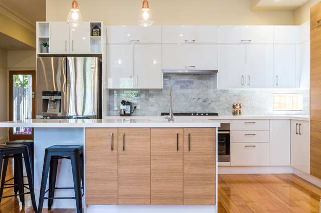 Flat Pack Richness In The Heart Of Melbourne Traditional Kitchen Melbourne By Kitchen Shack