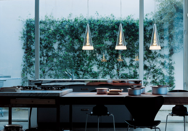FLOS Frisbi Modern Pendant Lamp - モダン - ダイニング FLOS Frisbi Modern Pendant Lamp - モダン - ダイニング