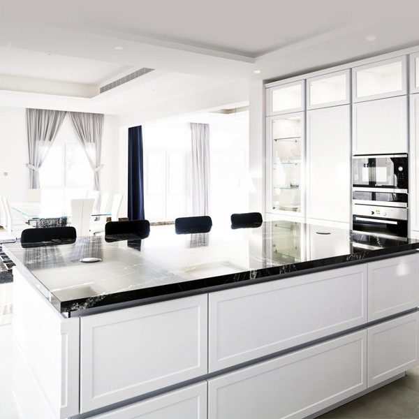 Frame kitchen installation at Jumeirah Golf Estate, Dubai Contemporary Kitchen Other by