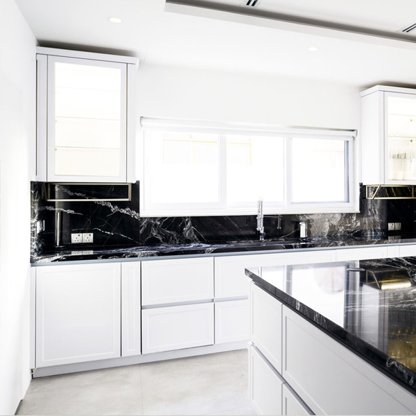 Frame kitchen installation at Jumeirah Golf Estate, Dubai Contemporary Kitchen Other by