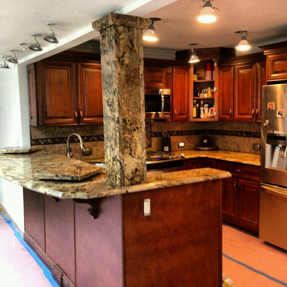 Example of a classic kitchen design in New York