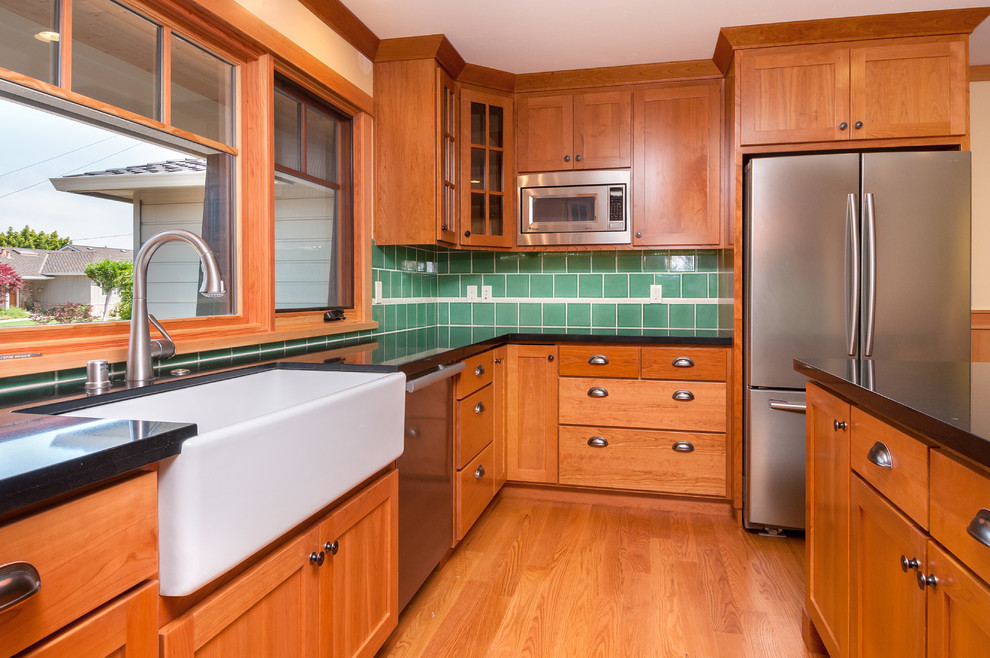 Photo of a classic kitchen in San Francisco.