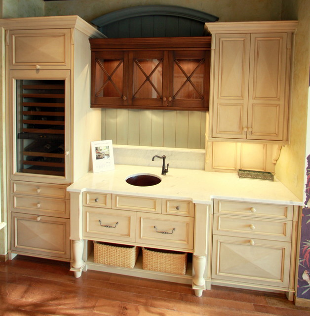 French Country Display Classique Cuisine Wichita par The