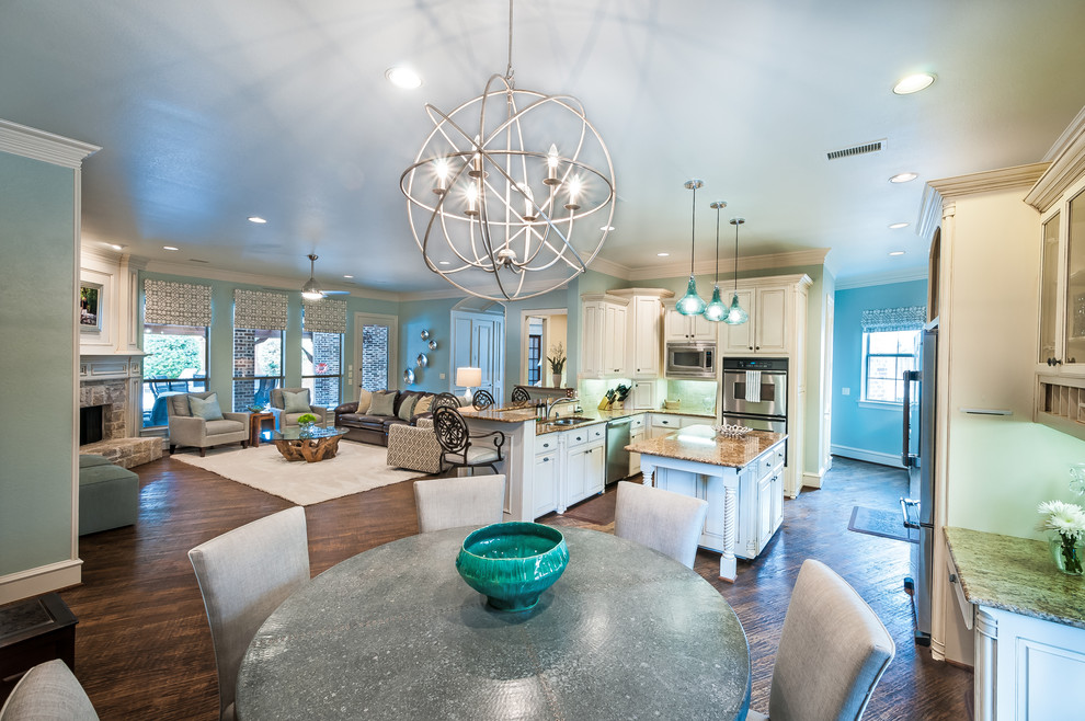 Frisco Kitchen & Great Room Gets a New Look Transitional Kitchen Dallas by Stephanie