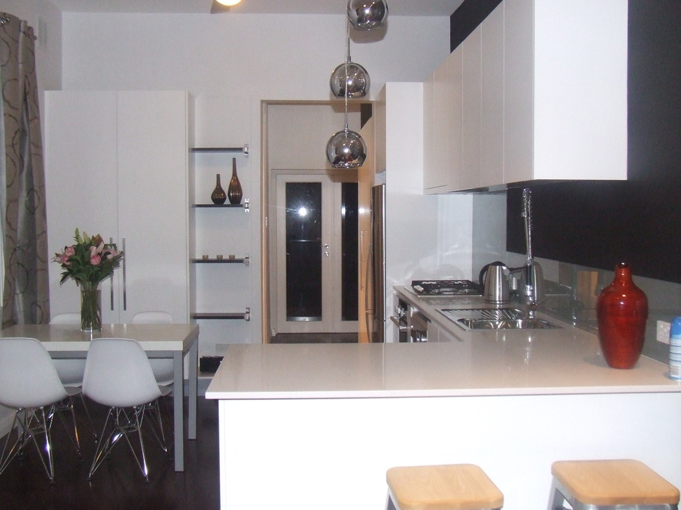 Kleine Moderne Küche in Sydney