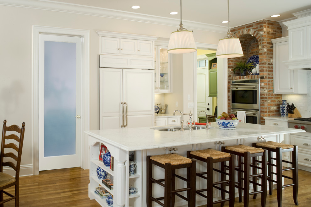 Inspiration for a timeless kitchen remodel in Orange County