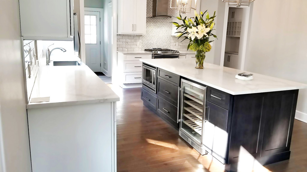 Galaxy Frost Kitchen with Galaxy Cobblestone Island