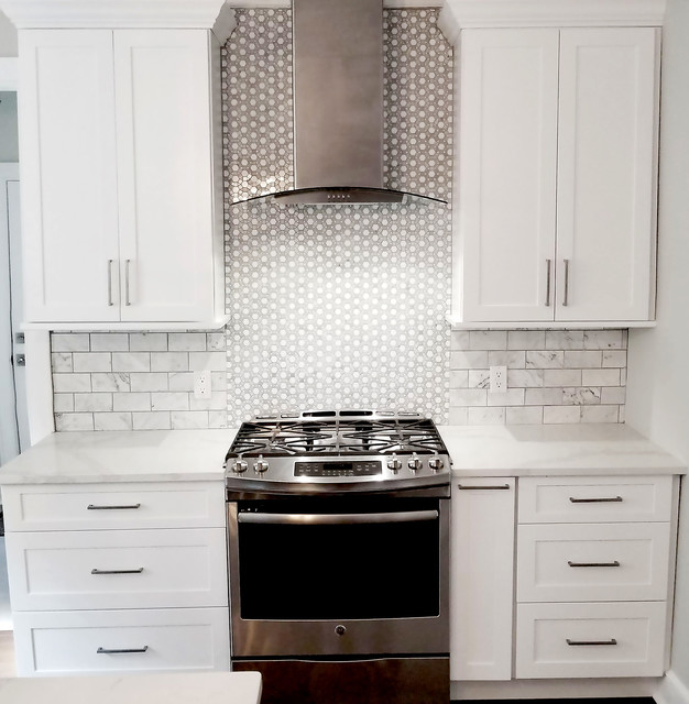 Galaxy Frost Kitchen with Galaxy Cobblestone Island