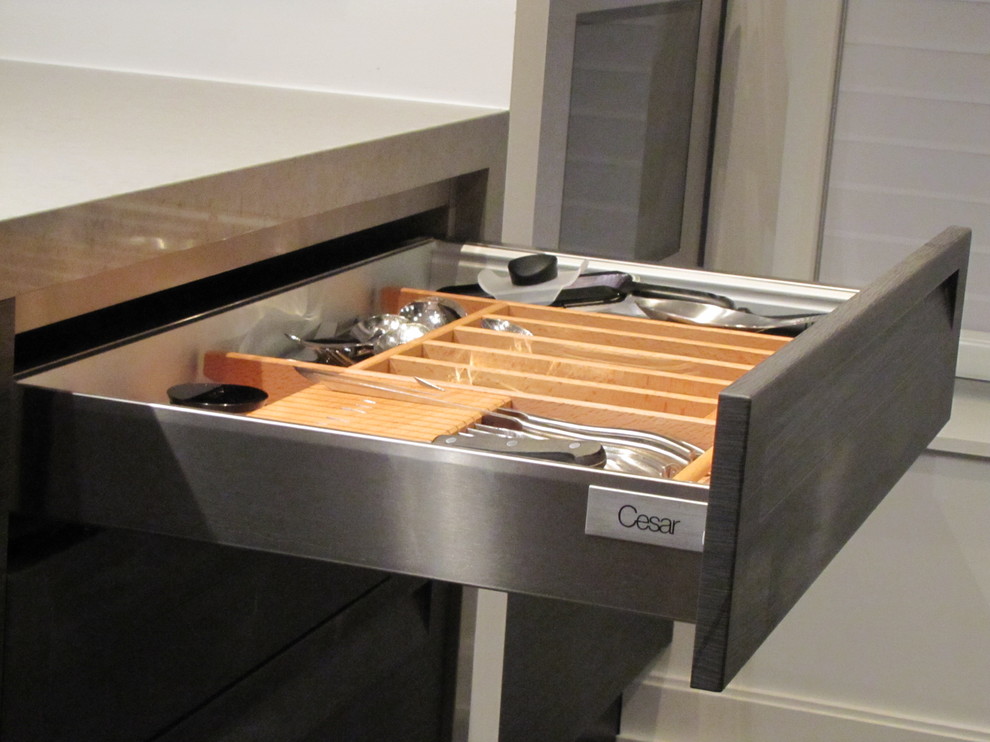 Galley Kitchen - Modern - Kitchen - New York - by Modiani Kitchens | Houzz