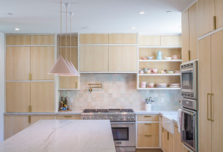 おしゃれなキッチン ピンクのキッチンパネル の画像 21年7月 Houzz ハウズ