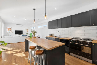 75 Beautiful White Kitchen With Wood Benchtops Ideas Designs August 2021 Houzz Au