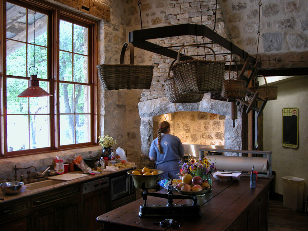 Kitchen - rustic kitchen idea in Austin