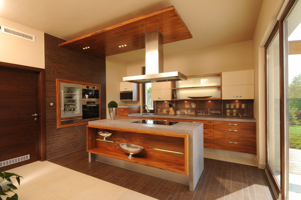 Design ideas for a contemporary kitchen with stainless steel appliances.