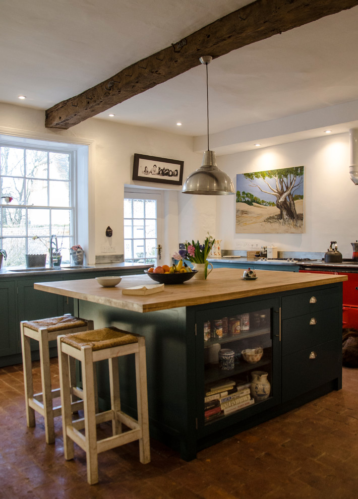 Kitchen - country kitchen idea in Sussex