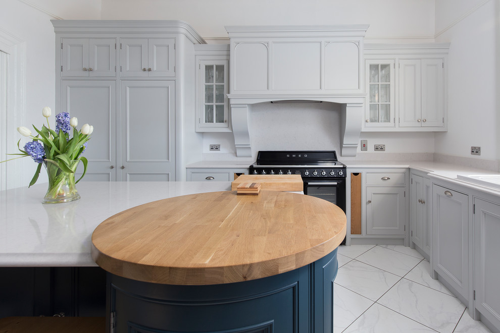 Photo of a large traditional kitchen in Cork.